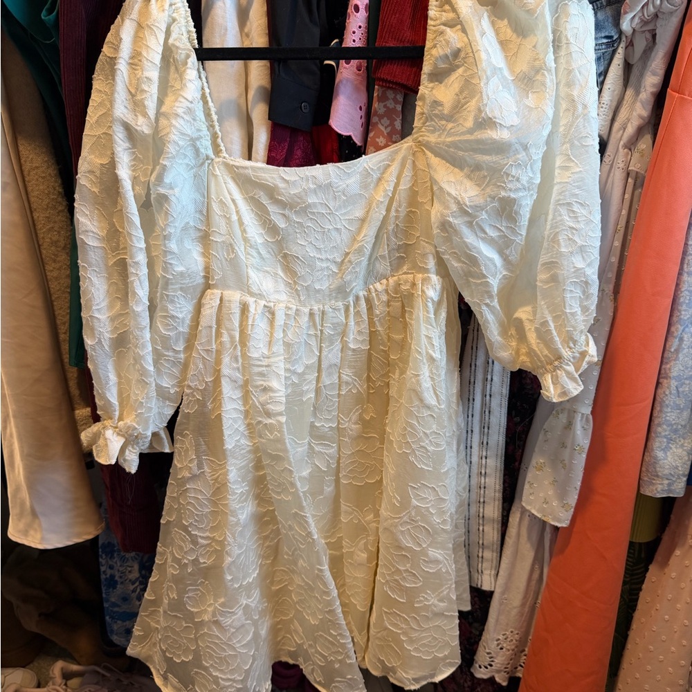 Storia Ivory Floral Jacquard Mini Dress